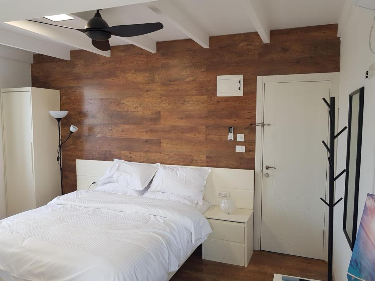 Boutique 22 Guest Rooms Haifa Luaran gambar