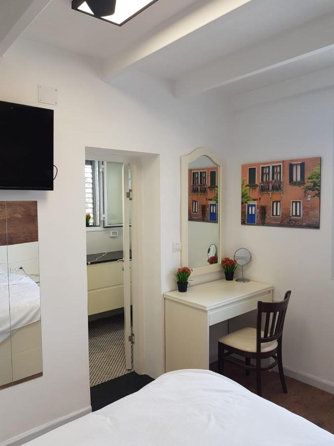 Boutique 22 Guest Rooms Haifa Luaran gambar
